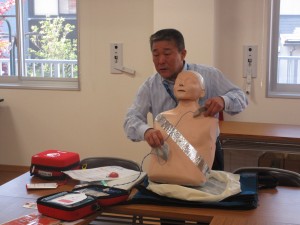 AED（心臓救命装置）講習会をおこないました。